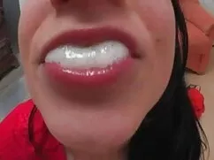 सुंदर किशोर सफेद उंग ...