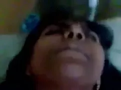 वह इसे प्यार करता है ...