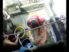 छोटे लड़के के साथ से ...