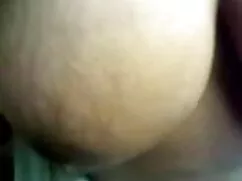 आदमी अपने पति को किस ...