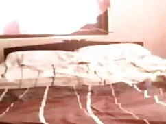 त्रिगुट busty समलैंग ...