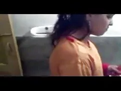 किसी की हड्डियाँ कूद ...