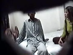 तेल से सना हुआ फुल स ...