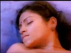 Fishnets में मुर्गा  ...