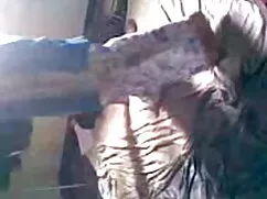 इन जाँघो पर रखो और ह ...