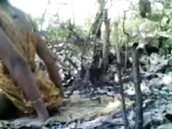 40 पुरुषों के साथ जर ...