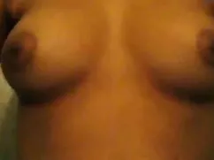 लाल रंग में फिस्टिंग ...