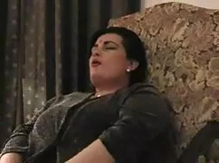 गर्लफ्रेंड जीना फिल् ...