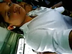 शौकिया पत्नी सोफे पर ...