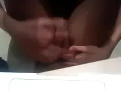 आनंद ने पैंटीहोज में ...