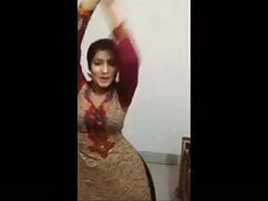 लचीला लड़की मार्गो क ...