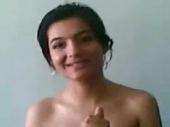 घुंघराले बालों वाली  ...