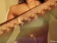 एमेच्योर स्तन इंग्लि ...