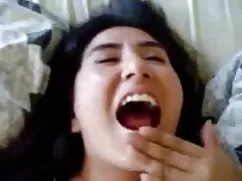 जॉर्जियस गोरा चिढ़ात ...